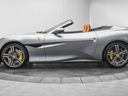 Used 2019 Ferrari Portofino image 5