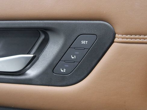 Used 2023 Nissan Pathfinder Platinum AWD/4WD image 28