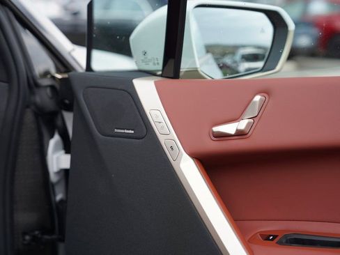 New 2026 BMW iX xDrive60 image 25
