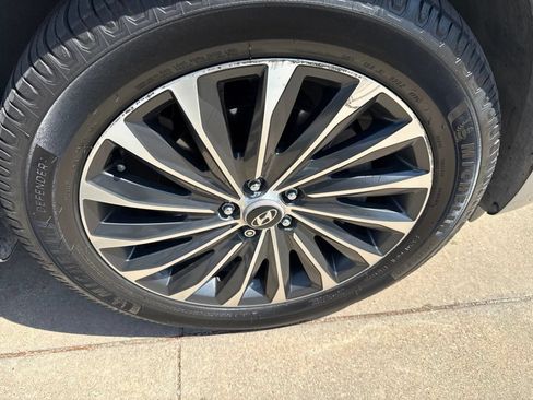 Used 2023 Hyundai Palisade Calligraphy FWD image 4