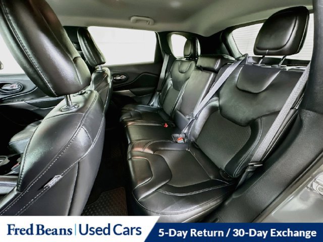 Used 2020 Jeep Cherokee Latitude Plus w/ Cold Weather Group AWD/4WD image 30