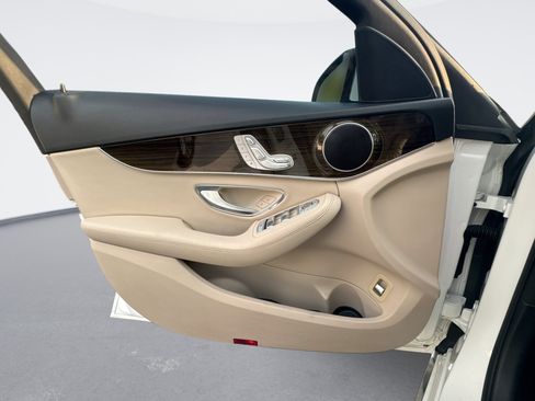 Used 2019 Mercedes-Benz C 300 Sedan image 29
