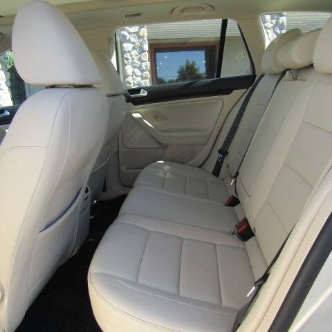 Used 2011 Volkswagen Jetta TDI FWD image 8