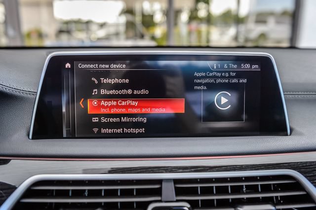 Used 2019 BMW 740i w/ M Sport Package RWD image 23
