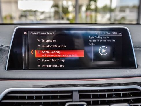 Used 2019 BMW 740i w/ M Sport Package RWD image 23