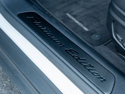 Certified 2023 Porsche Panamera 4 Platinum Edition image 19