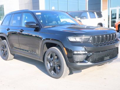 New 2025 Jeep Grand Cherokee Limited w/ Black Appearance Package