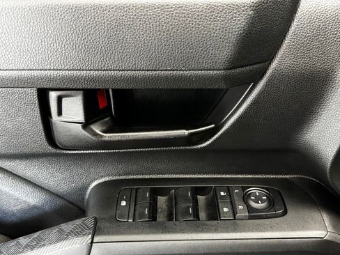 Used 2024 Toyota Tacoma SR5 AWD/4WD image 12