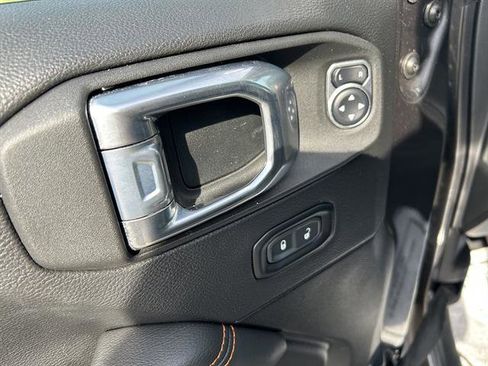Used 2021 Jeep Gladiator Mojave AWD/4WD image 14