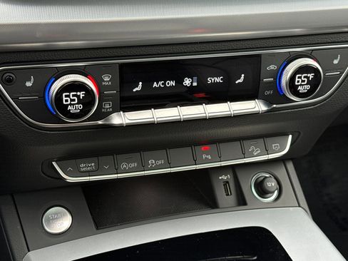 Certified 2025 Audi Q5 2.0T Premium w/ Convenience Plus Package image 17