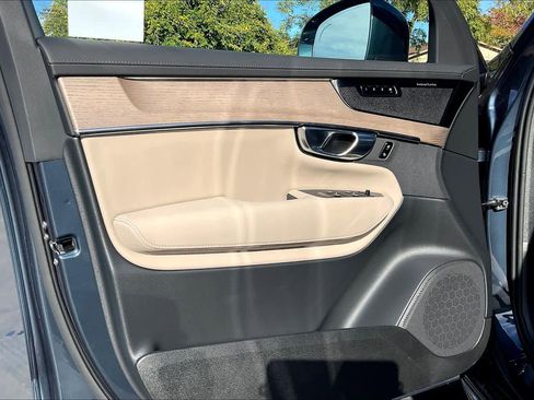 New 2026 Volvo XC90 B6 Plus w/ Protection Package Premier image 24