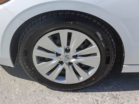 Used 2023 Nissan Sentra S image 8