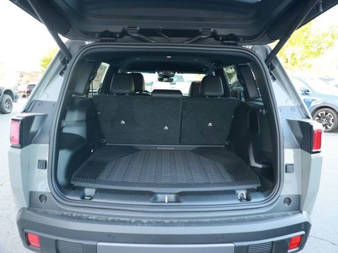 New 2026 Jeep Cherokee Overland AWD/4WD image 32