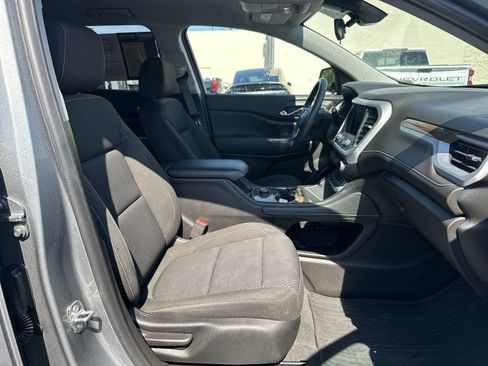 Used 2023 GMC Acadia SLE FWD image 22