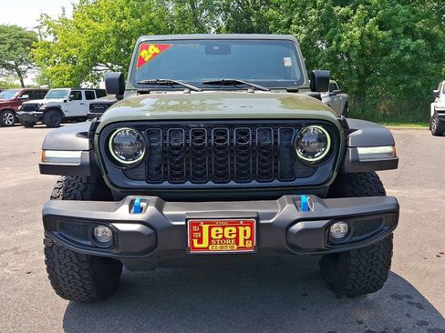 Certified 2024 Jeep Wrangler Unlimited AWD/4WD image 2