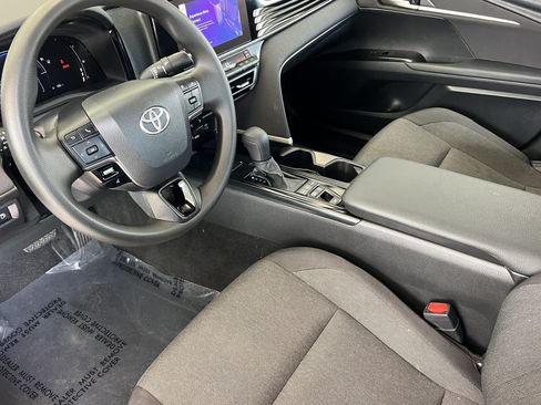 Used 2025 Toyota Camry LE w/ Convenience Package FWD image 11