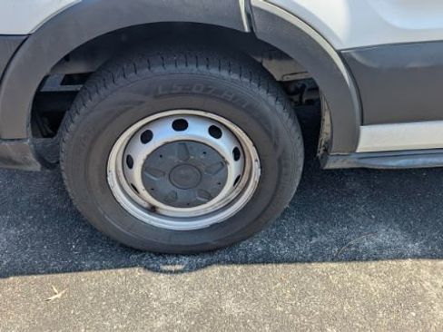 Used 2017 Ford Transit 250 148 Medium Roof image 9