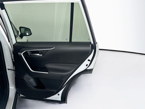 Used 2022 Toyota RAV4 XLE Premium FWD image 33