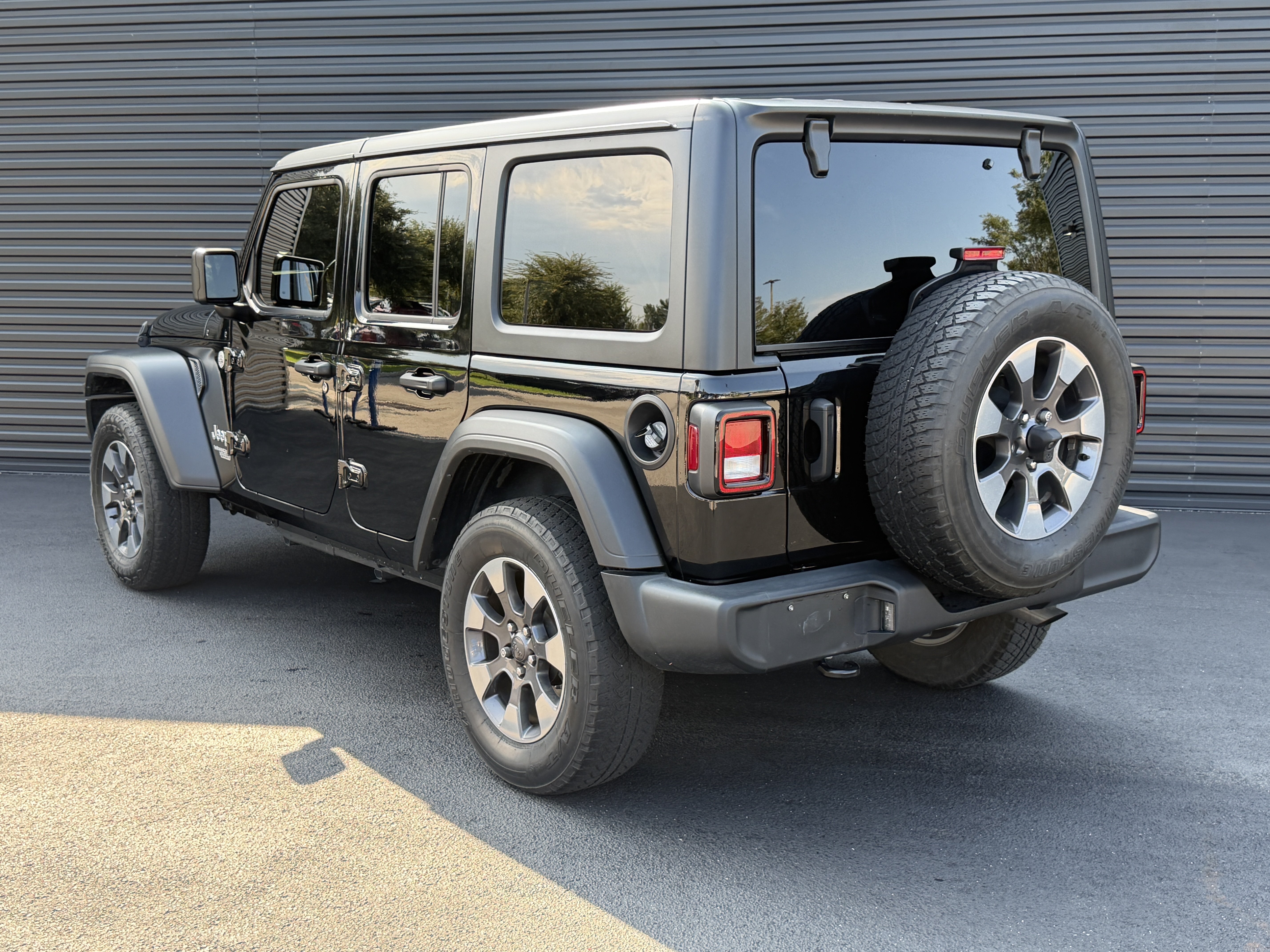 Used 2021 Jeep Wrangler Unlimited Sport AWD/4WD image 3