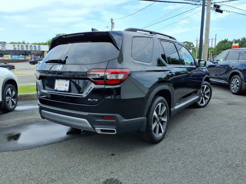 Used 2023 Honda Pilot Elite image 5