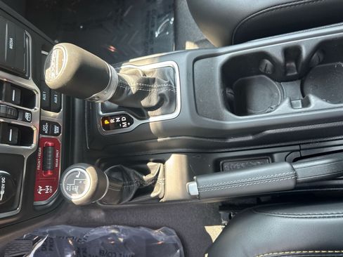Used 2025 Jeep Wrangler Unlimited Rubicon 392 AWD/4WD image 29