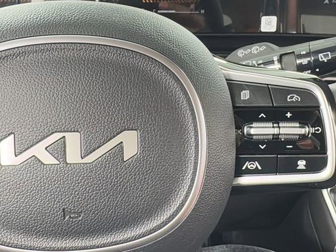 New 2026 Kia Carnival EX image 24