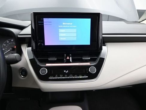 Used 2025 Toyota Corolla LE w/ Convenience Package image 6