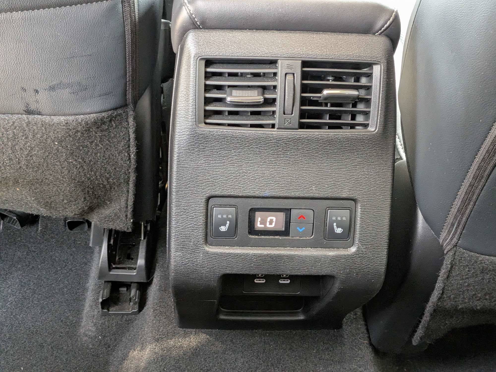 Used 2025 Mitsubishi Outlander SEL FWD image 16
