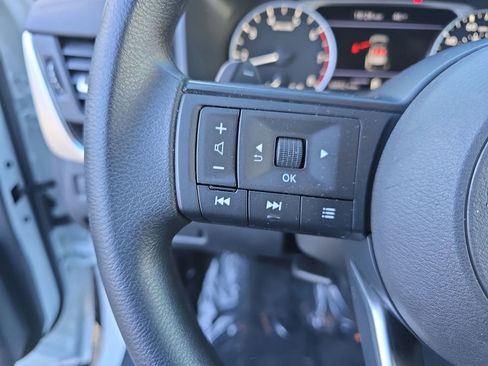 Used 2023 Nissan Rogue S image 20