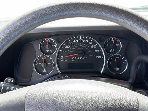 Used 2025 Chevrolet Express 2500 w/ Driver Convenience Package RWD image 13