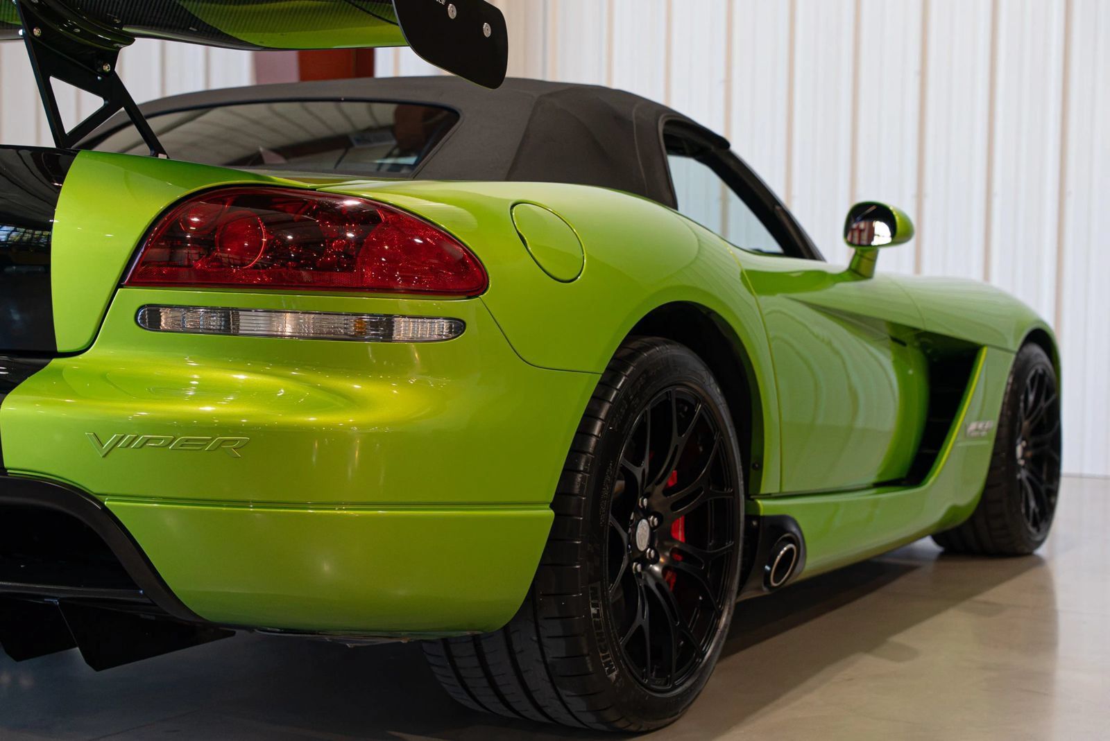 Used 2010 Dodge Viper SRT-10 RWD image 19