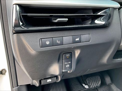 New 2026 Nissan Murano Platinum AWD/4WD image 17