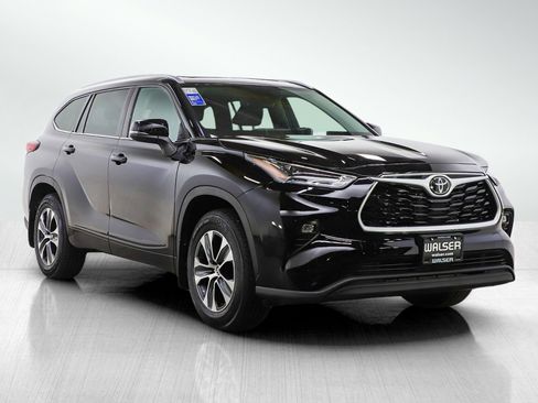 Used 2022 Toyota Highlander XLE image 7