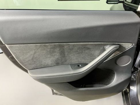 Used 2024 Tesla Model Y Long Range RWD image 28