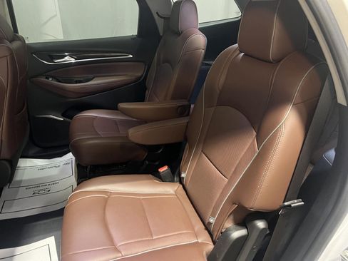 Used 2020 Buick Enclave Avenir w/ Avenir Technology Package AWD/4WD image 23