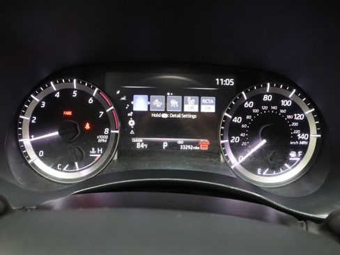 Used 2025 Toyota Highlander LE FWD image 41