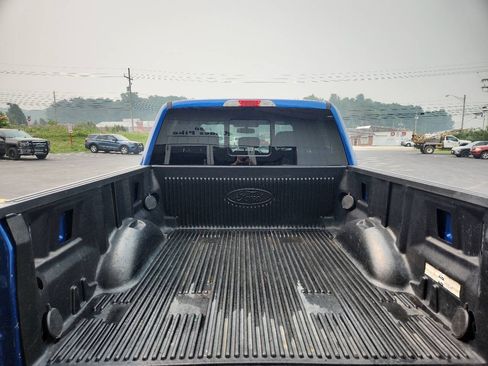 Used 2018 Ford F150 XLT w/ Equipment Group 302A Luxury AWD/4WD image 9