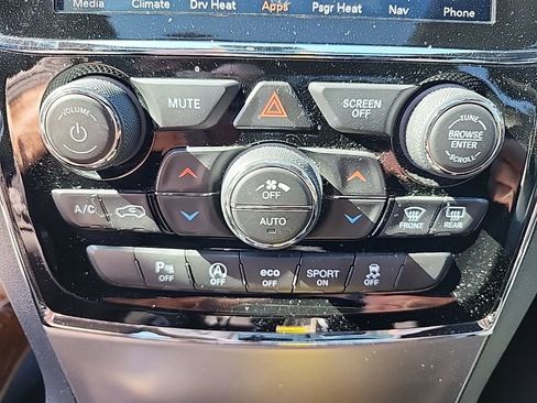 Certified 2020 Jeep Grand Cherokee Altitude image 32