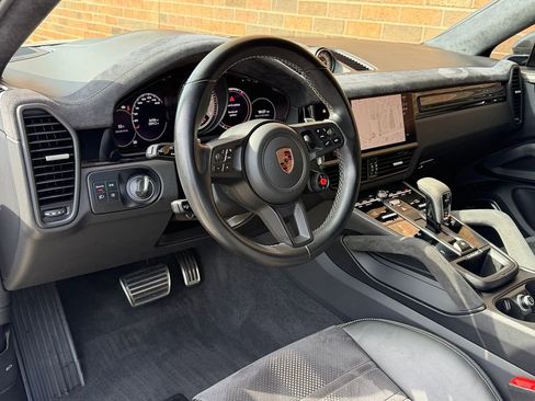 Certified 2022 Porsche Cayenne Turbo GT AWD/4WD image 4