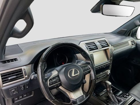 Used 2020 Lexus GX 460 Premium w/ Premium Package AWD/4WD image 4
