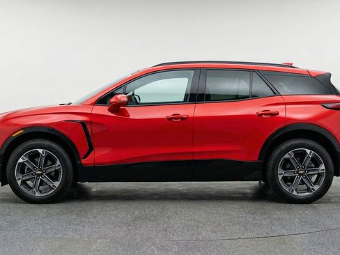 Used 2025 Chevrolet Blazer LT FWD image 5