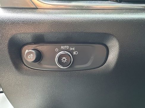 Used 2022 Chevrolet Traverse LT w/ LPO, Floor Liner Package image 29