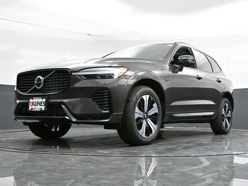 New 2025 Volvo XC60 T8 Core w/ Protection Package Premier image 44