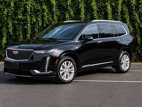 Used 2024 Cadillac XT6 Luxury FWD image 4