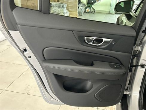Used 2025 Volvo V60 B5 Cross Country Plus image 22