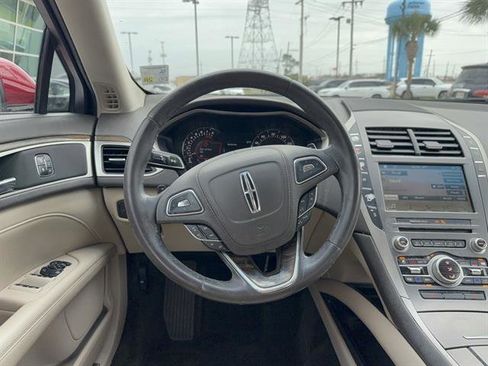 Used 2017 Lincoln MKZ Select image 10