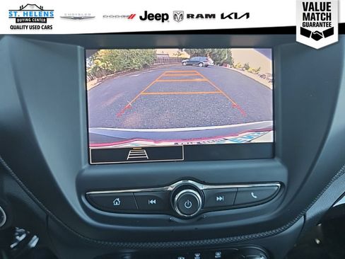 Used 2023 Chevrolet TrailBlazer LT FWD image 39