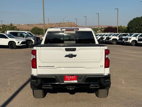 Used 2025 Chevrolet Silverado 1500 LT Trail Boss w/ LT Trail Boss Premium Package AWD/4WD image 6