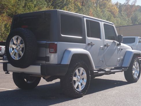 Used 2013 Jeep Wrangler Unlimited Sahara w/ Connectivity Group image 9