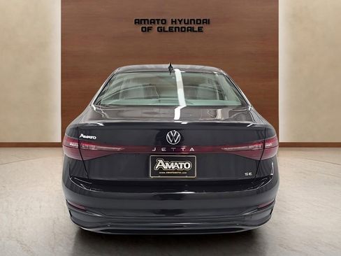 Used 2025 Volkswagen Jetta SE image 5